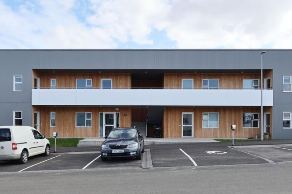Nice & Cozy Two Bedroom Apartment With A Balcony Akureyri Exterior photo