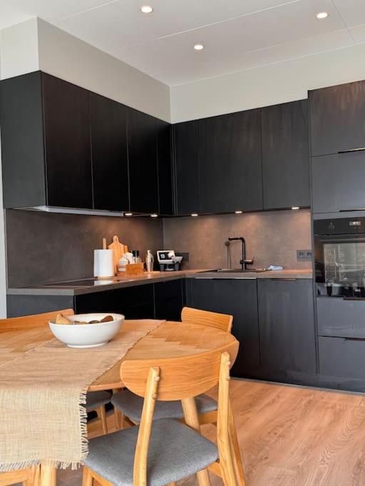 Nice & Cozy Two Bedroom Apartment With A Balcony Akureyri Exterior photo