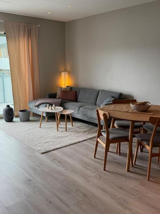 Nice & Cozy Two Bedroom Apartment With A Balcony Akureyri Exterior photo