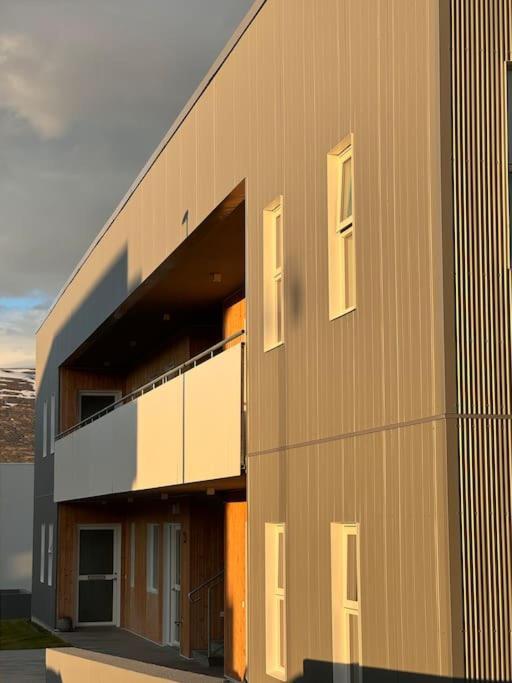 Nice & Cozy Two Bedroom Apartment With A Balcony Akureyri Exterior photo