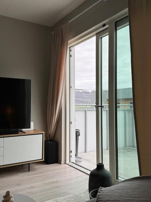 Nice & Cozy Two Bedroom Apartment With A Balcony Akureyri Exterior photo